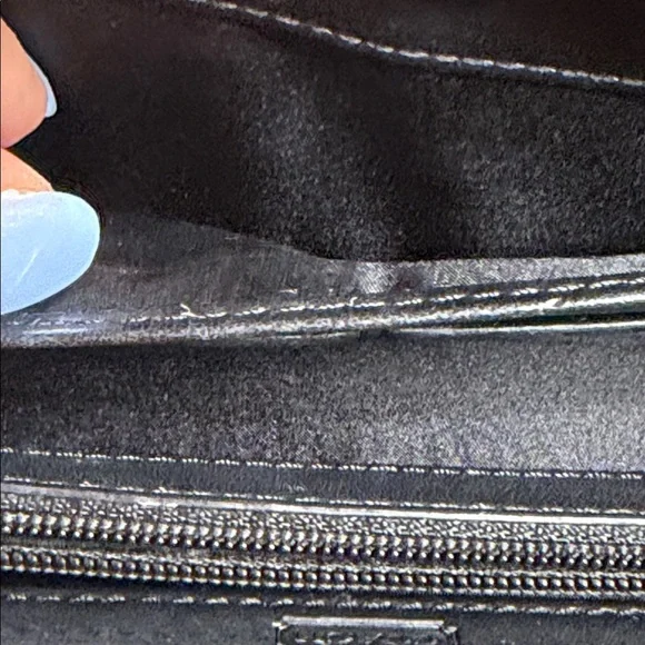 Coach Black and Cream Signature Zip Wallet - Picture 10 of 13